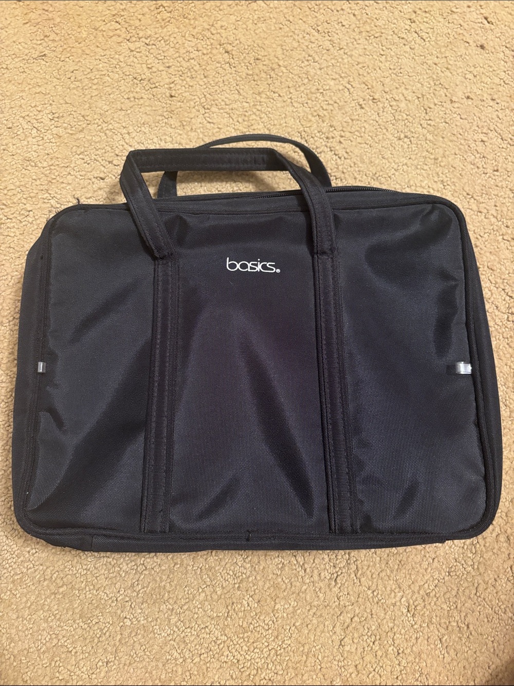 Amazon Basics Toiletry Travel Bag